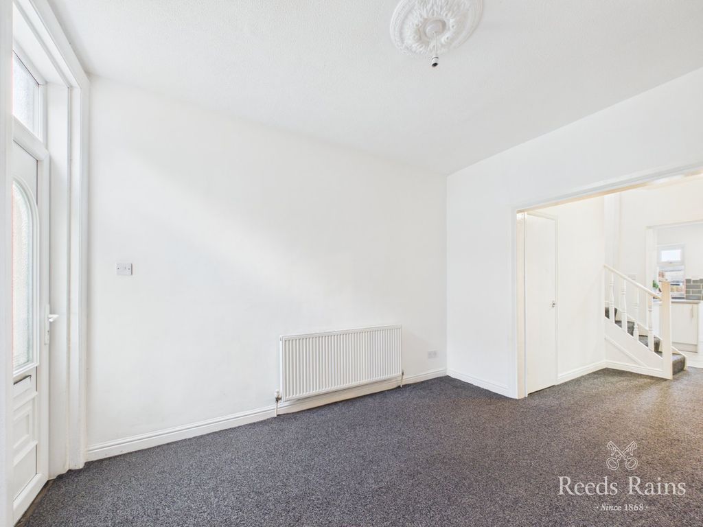 Property photo 3 of 19 Sitting/Dining Room