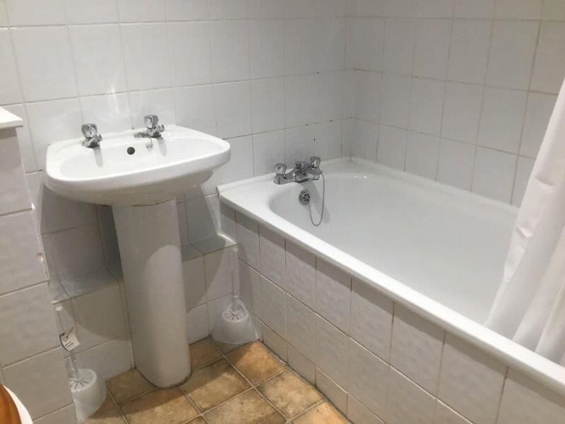 Property photo 3 of 26 Bathroom 1.0.Jpg