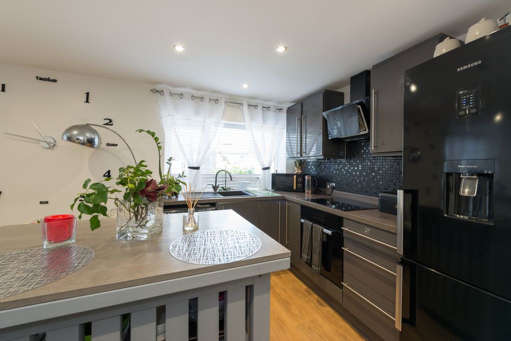 Property photo 3 of 6 Picture 3