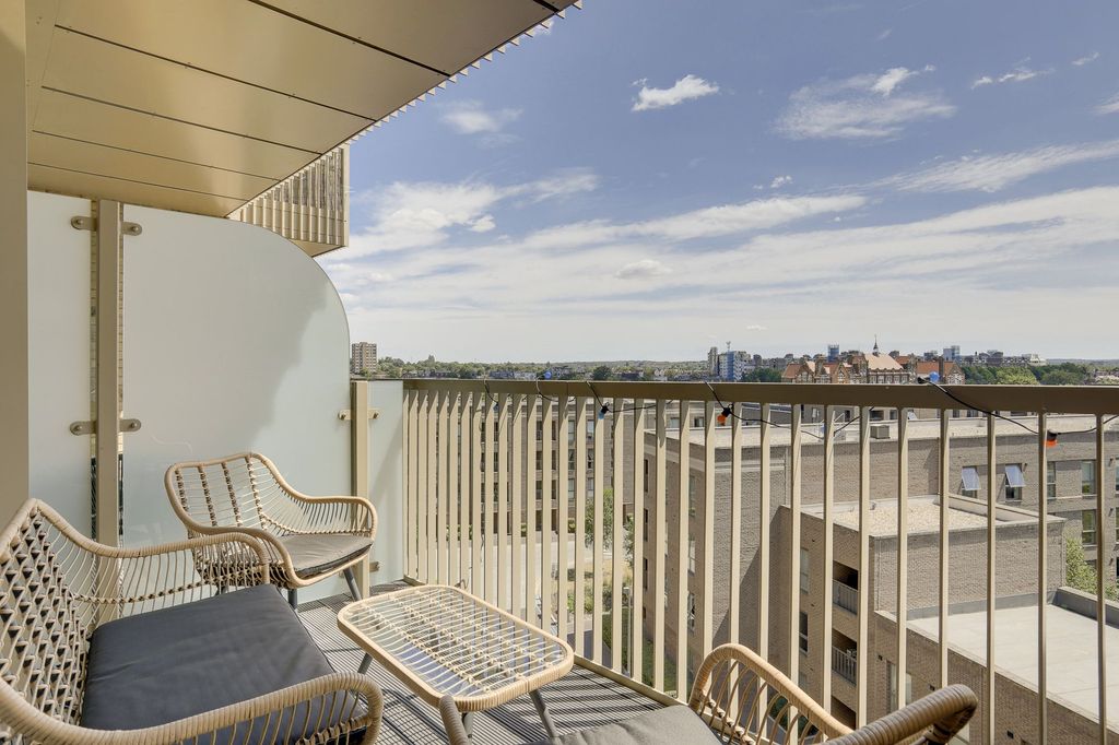 Property photo 2 of 9