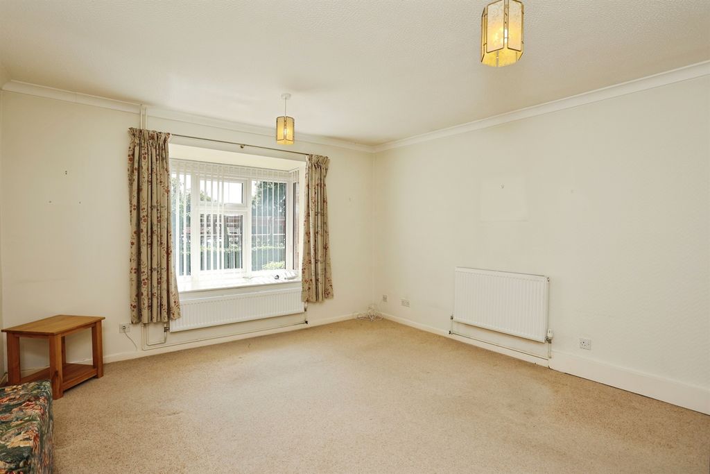 Property photo 3 of 15 Living Room