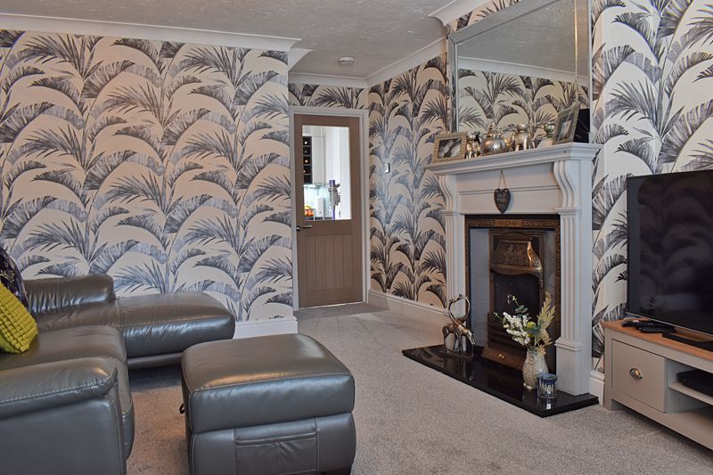 Property photo 2 of 15 Lounge