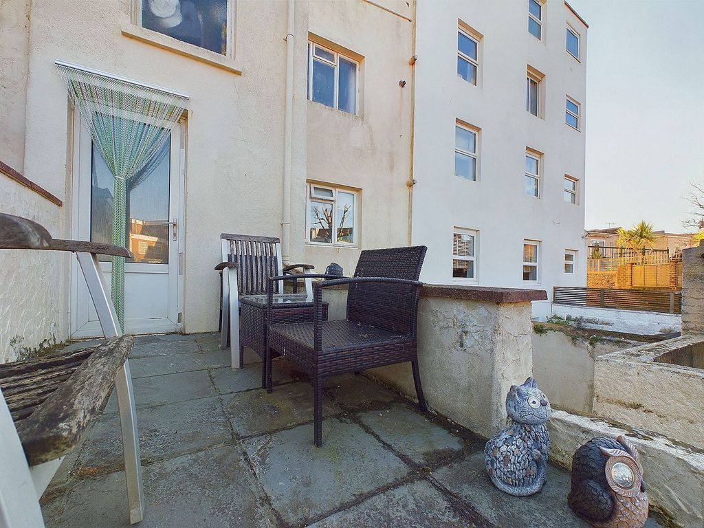 Property photo 2 of 8