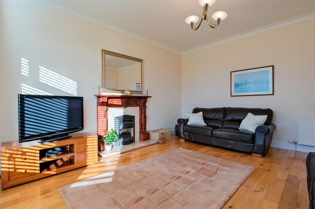 Property photo 3 of 26