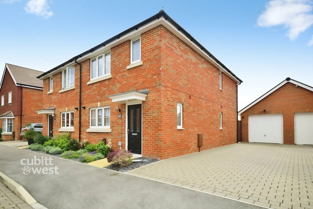 Property photo 1 of 18 8A64F873-1