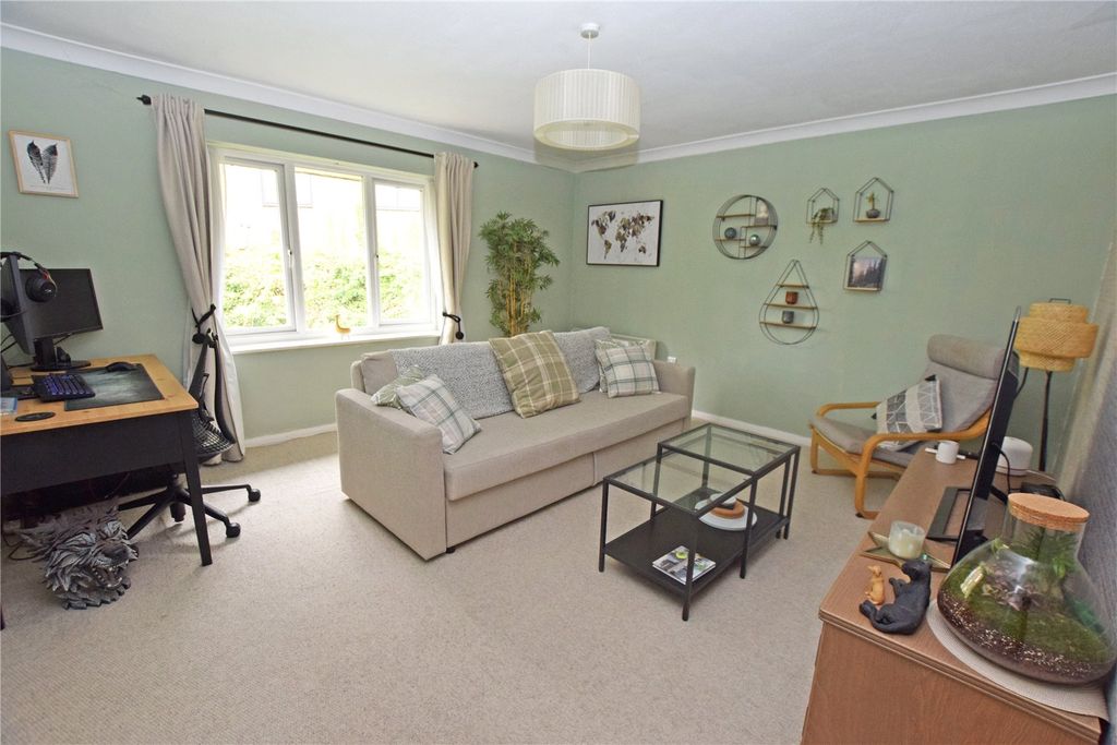 Property photo 2 of 6 Living Room