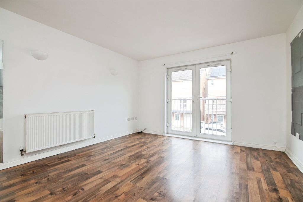 Property photo 3 of 12