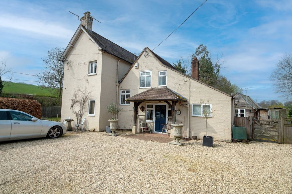 Property photo 2 of 20