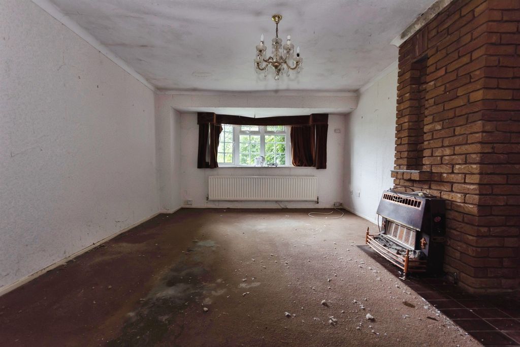 Property photo 2 of 20