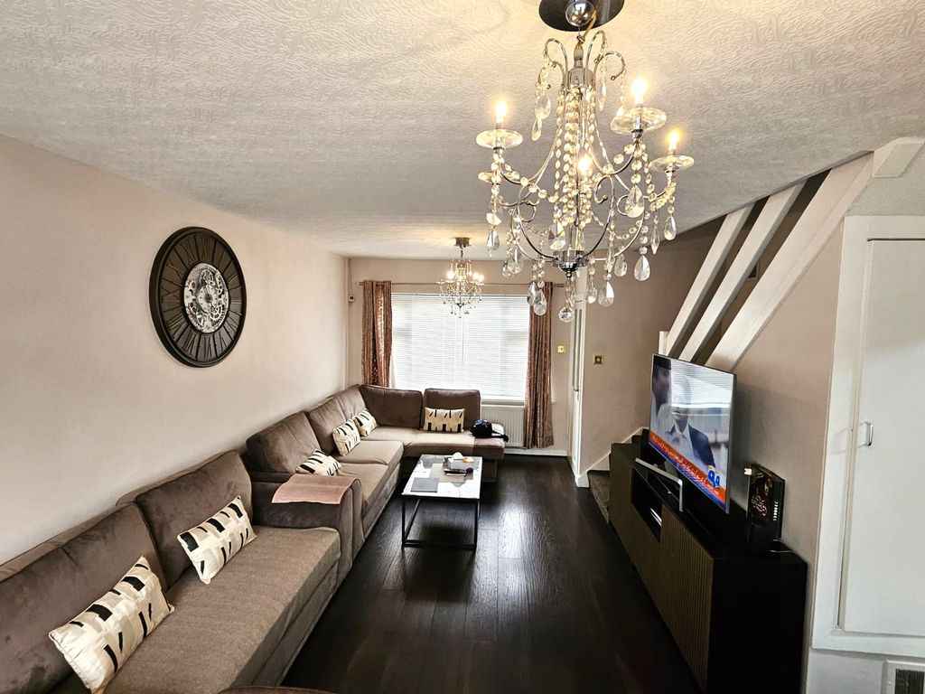 Property photo 2 of 11