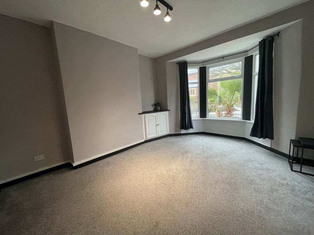 Property photo 1 of 14 Bed Front Porthcawl Cf36