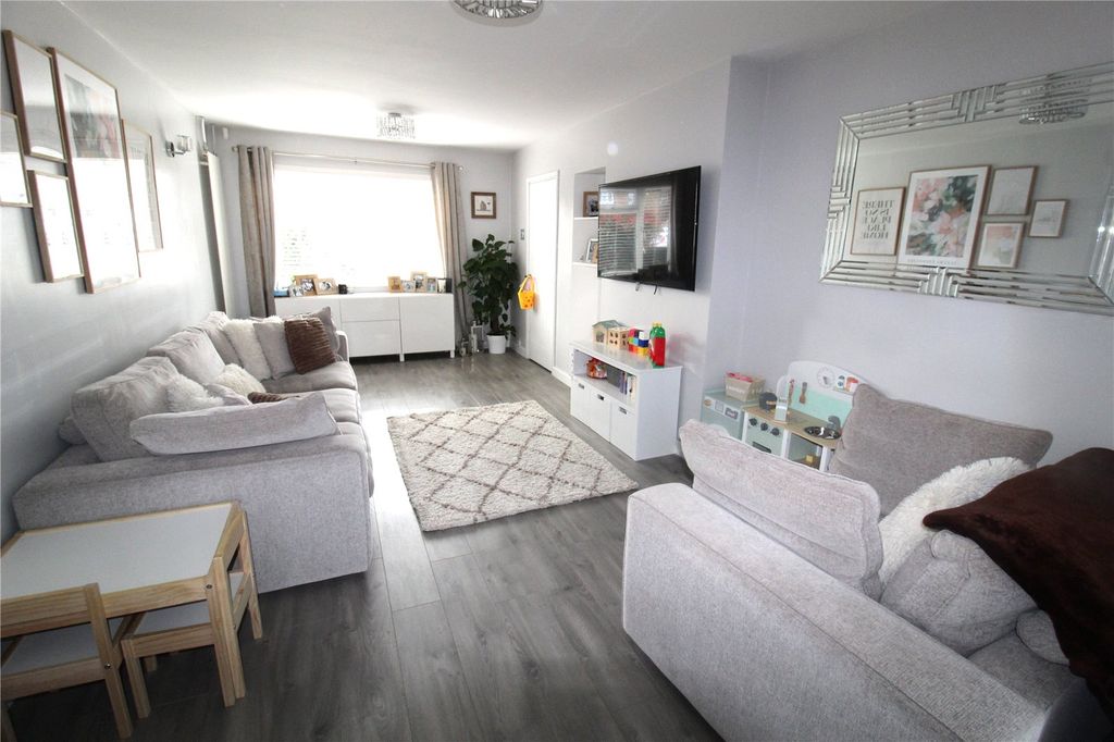 Property photo 3 of 19 Picture No. 16