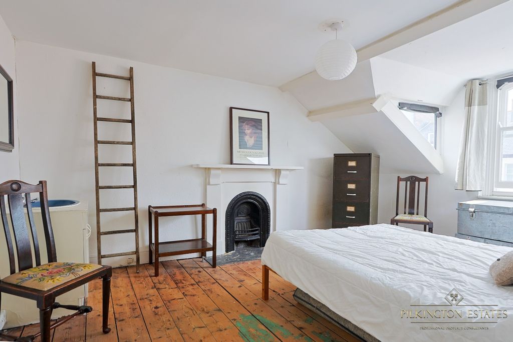 Property photo 2 of 14 4348153