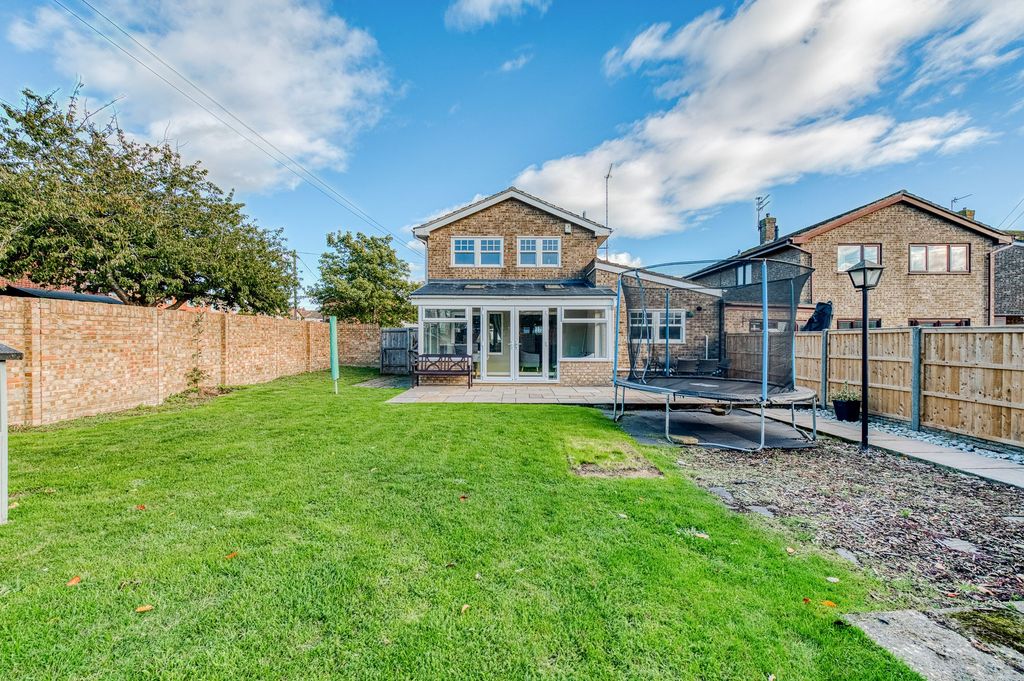 Property photo 2 of 20