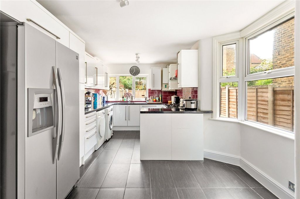 Property photo 3 of 12 Picture No. 19