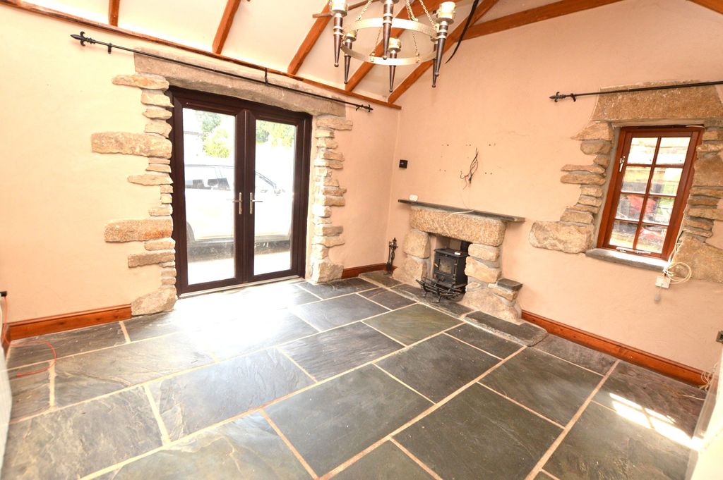 Property photo 3 of 13 Picture No. 02