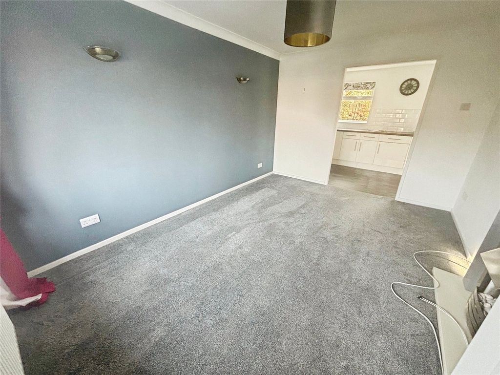 Property photo 2 of 15 Lounge