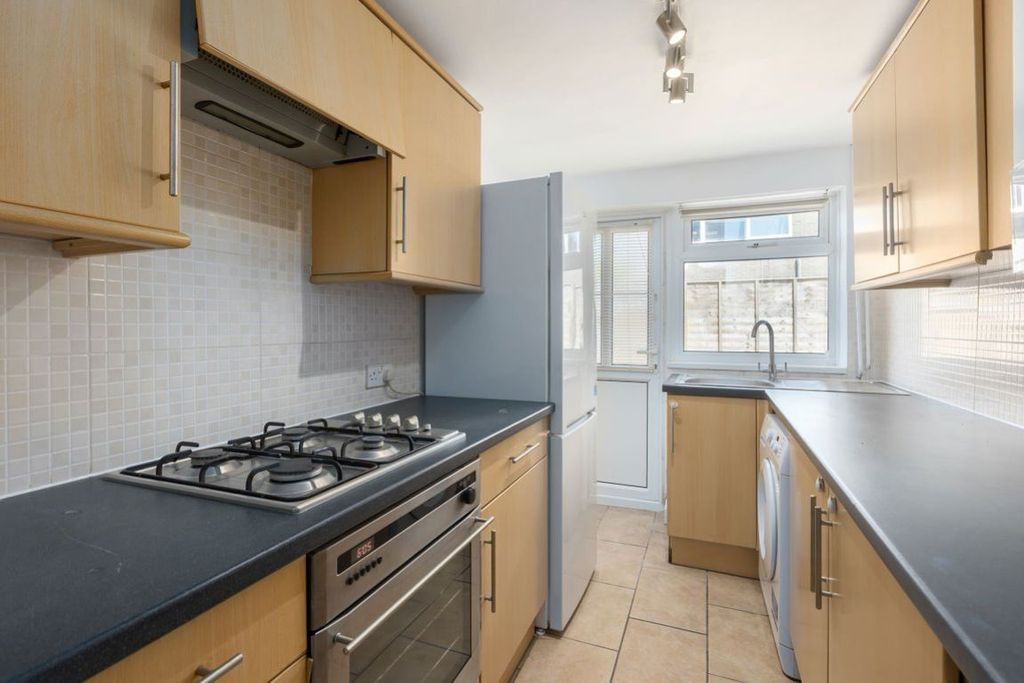 Property photo 2 of 9