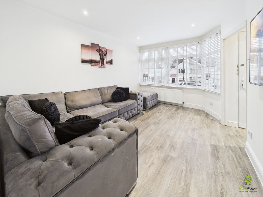 Property photo 3 of 17 Presented By Clinton At Ewemove Bexleyheath And Da