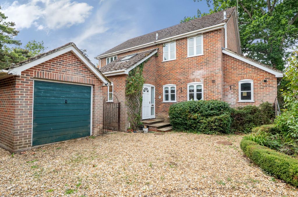 Property photo 1 of 16 1334711-7-68920cc...