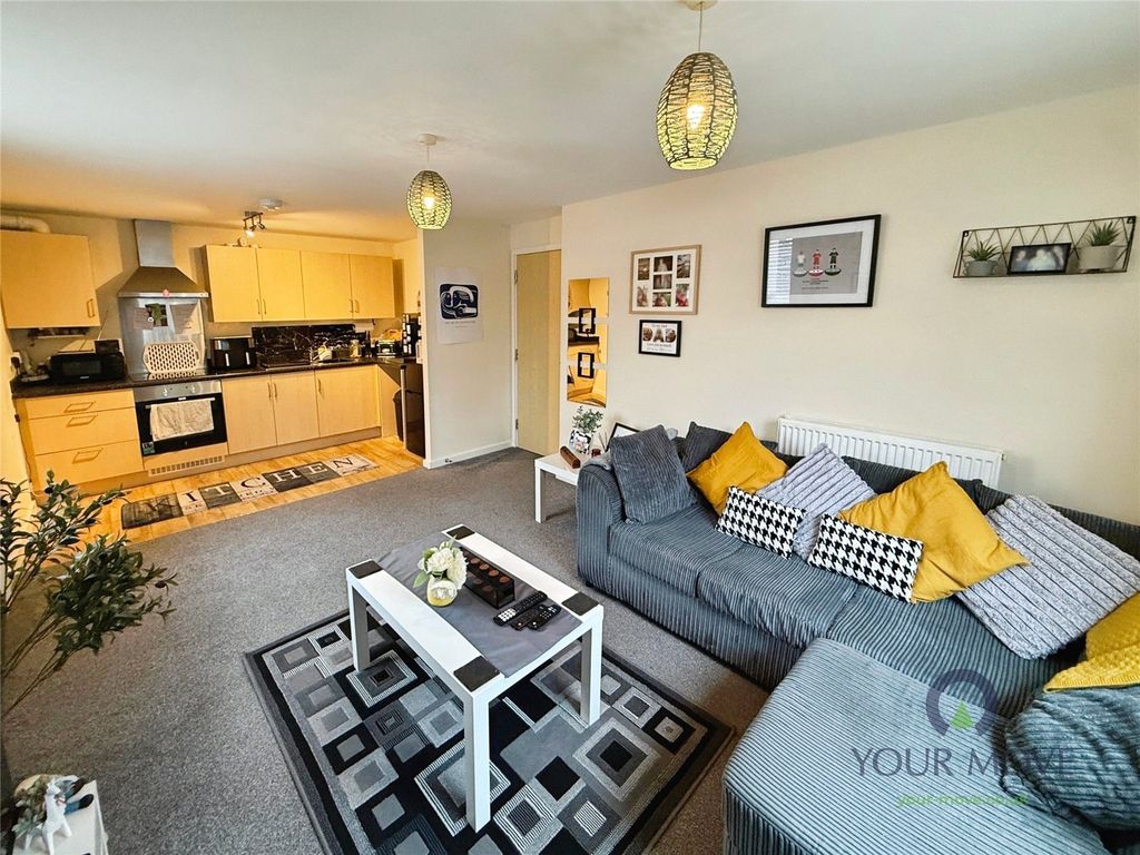 Property photo 2 of 8 Living Space