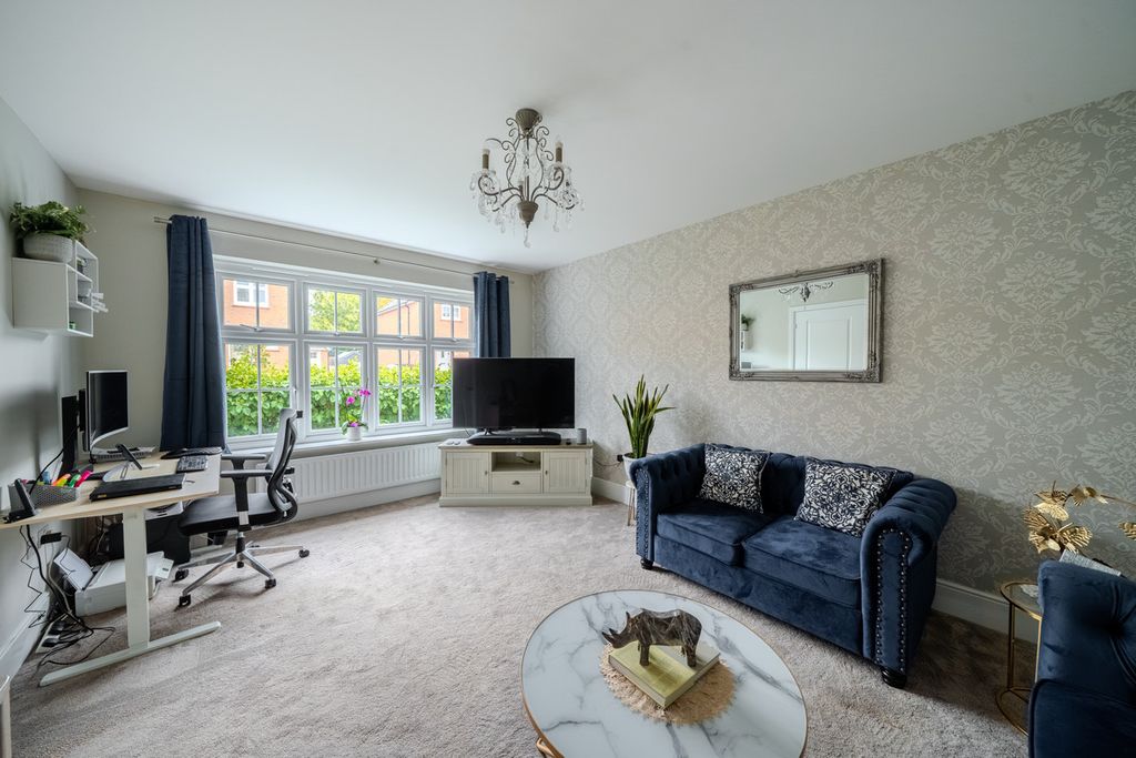 Property photo 2 of 31