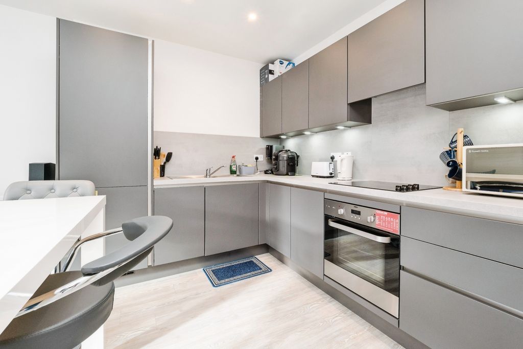 Property photo 2 of 20 2