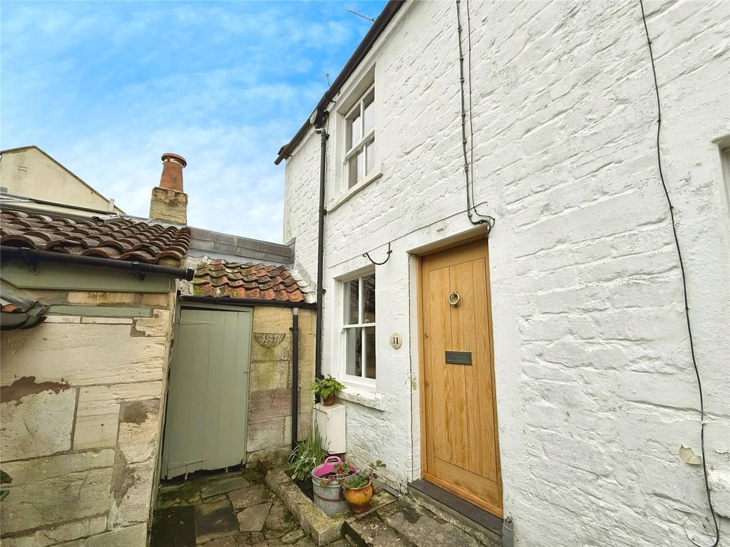 Property photo 1 of 12 External