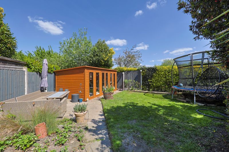 Property photo 3 of 29 Garden