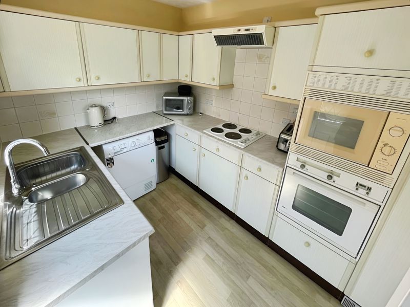 Property photo 3 of 12 Photo 6