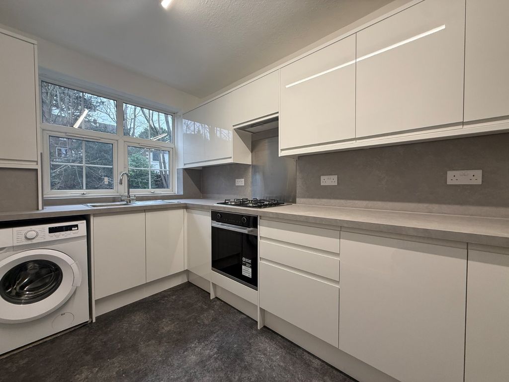 Property photo 2 of 13 Picture No. 14