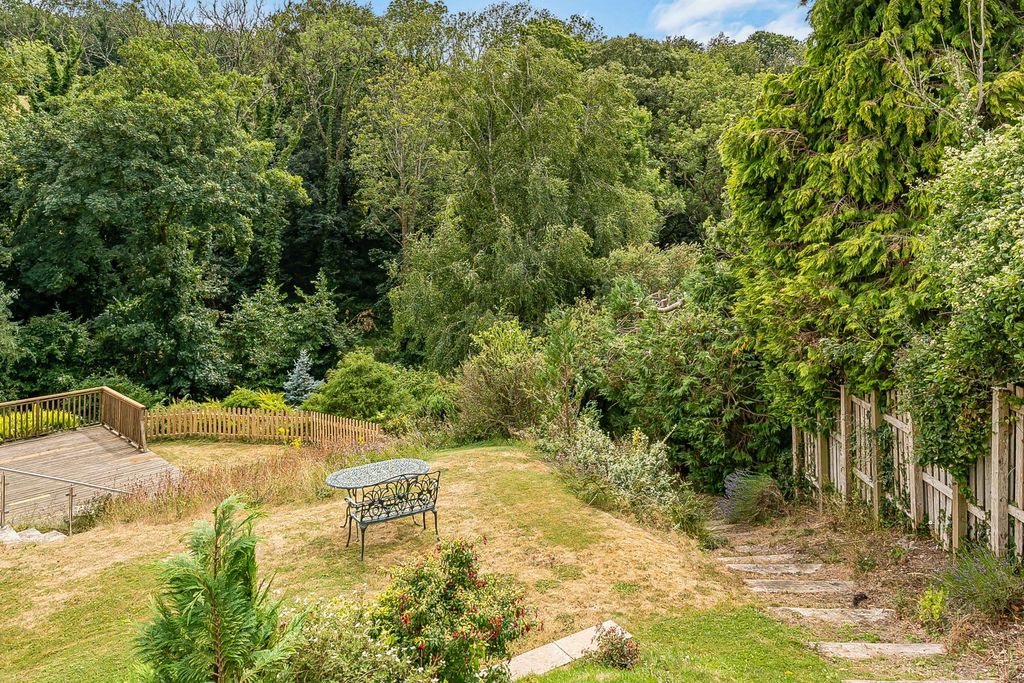 Property photo 3 of 32
