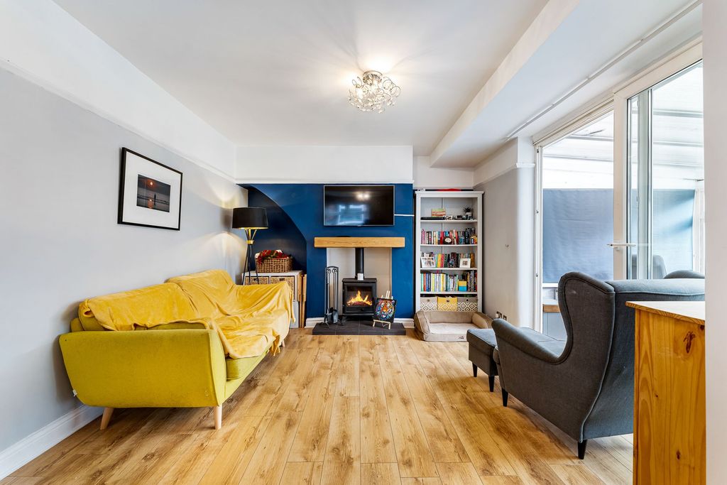 Property photo 3 of 22