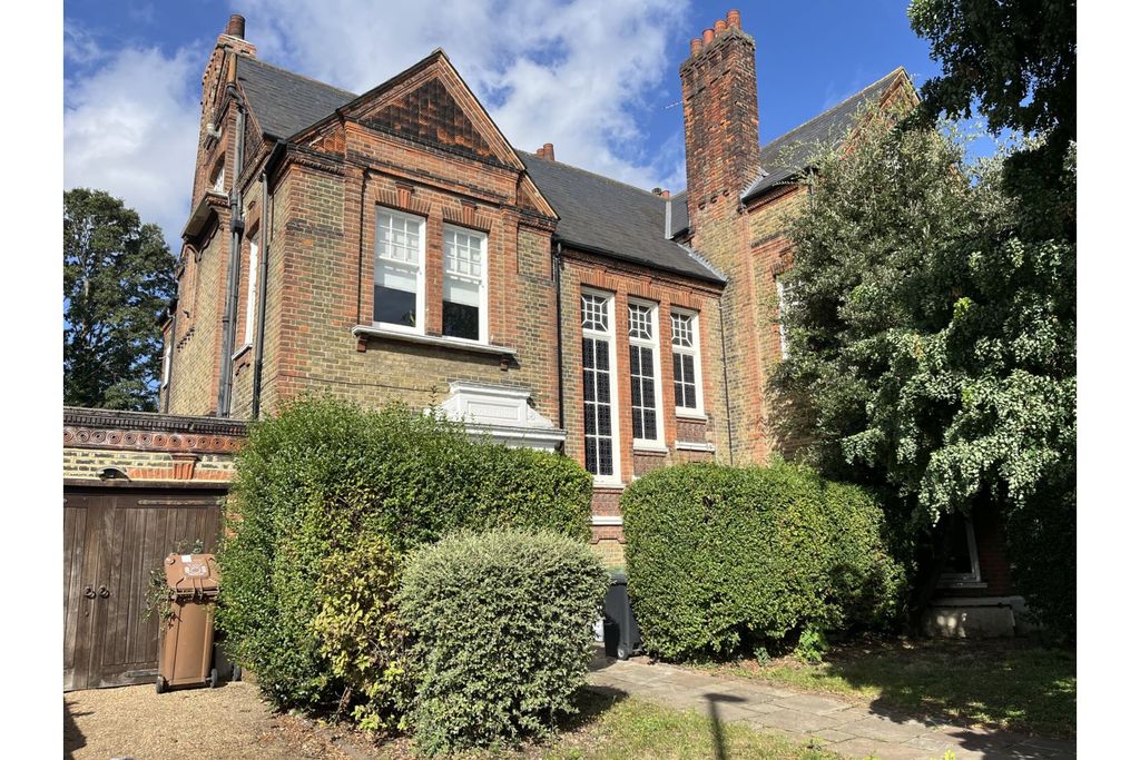 Property photo 1 of 28