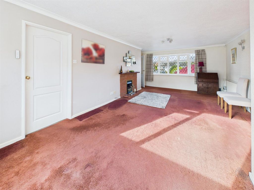 Property photo 3 of 15 Living Room