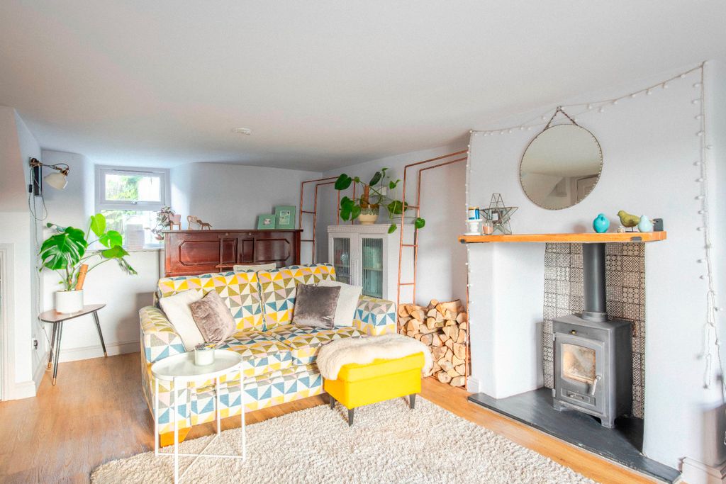 Property photo 3 of 19