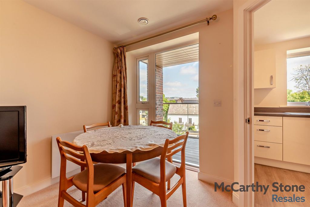 Property photo 3 of 38 8648917-Interior10-800.Jpg