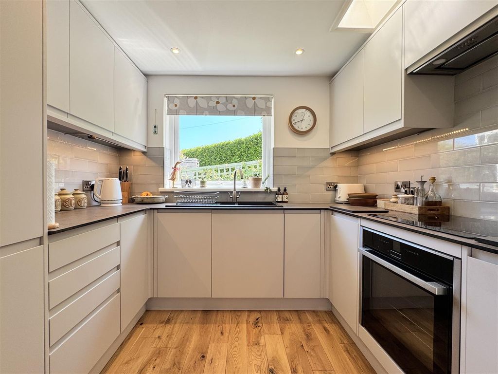 Property photo 3 of 36 Kitchen