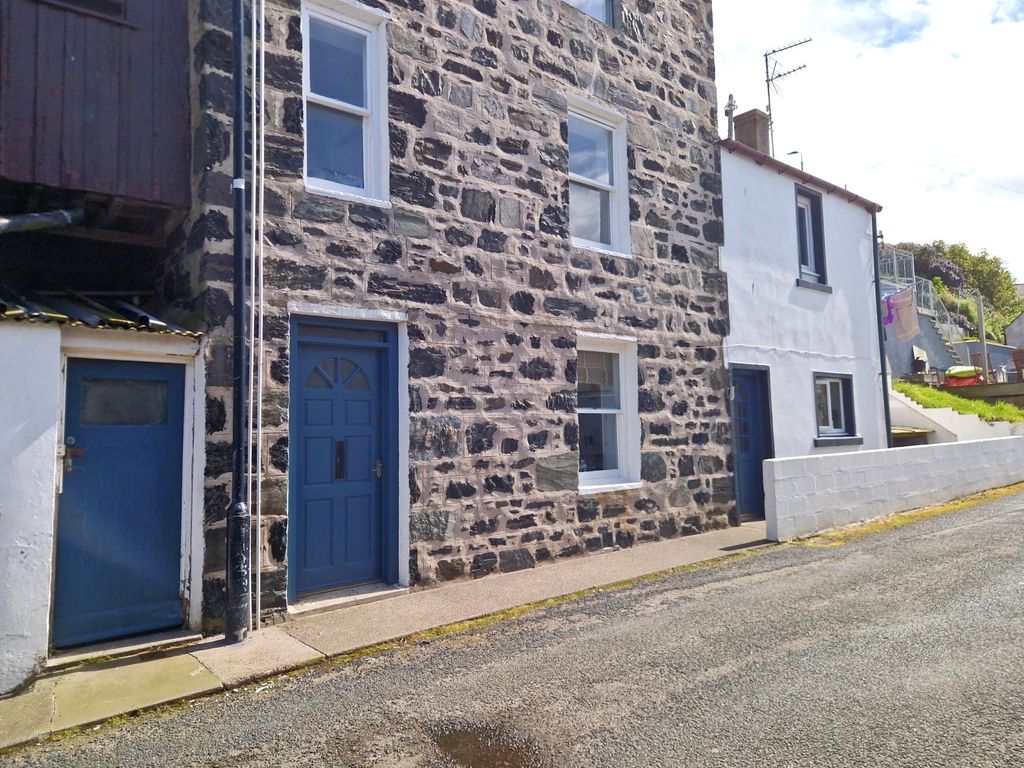 Property photo 2 of 12 Front 