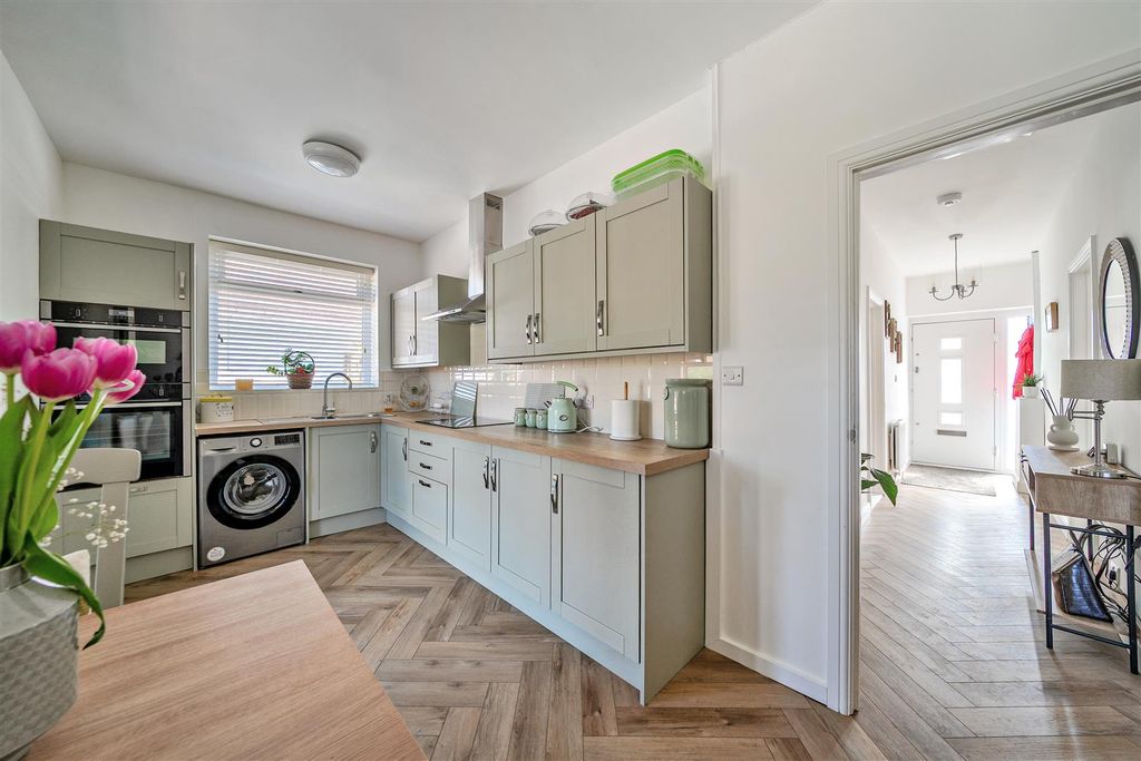 Property photo 3 of 19 Kitchen/Diner