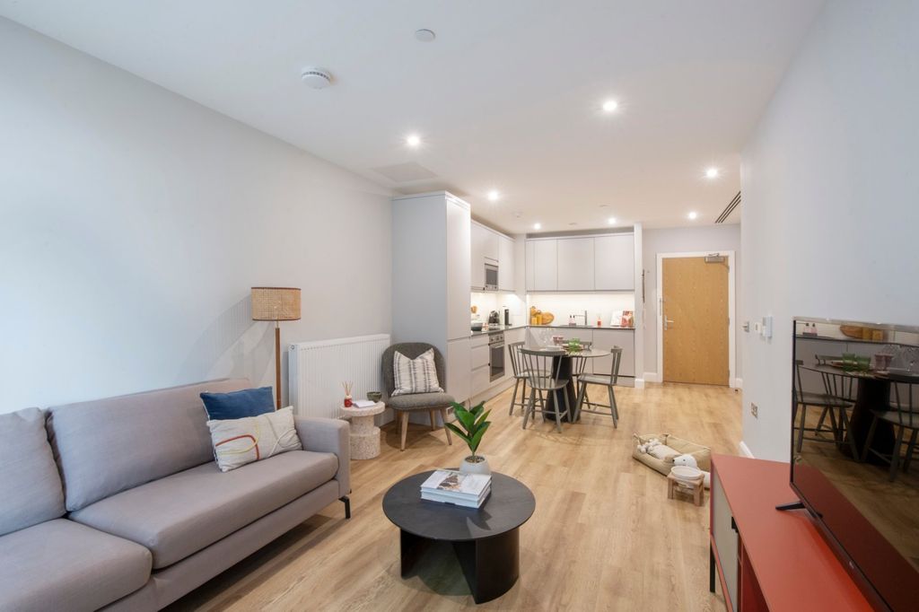 Property photo 1 of 20