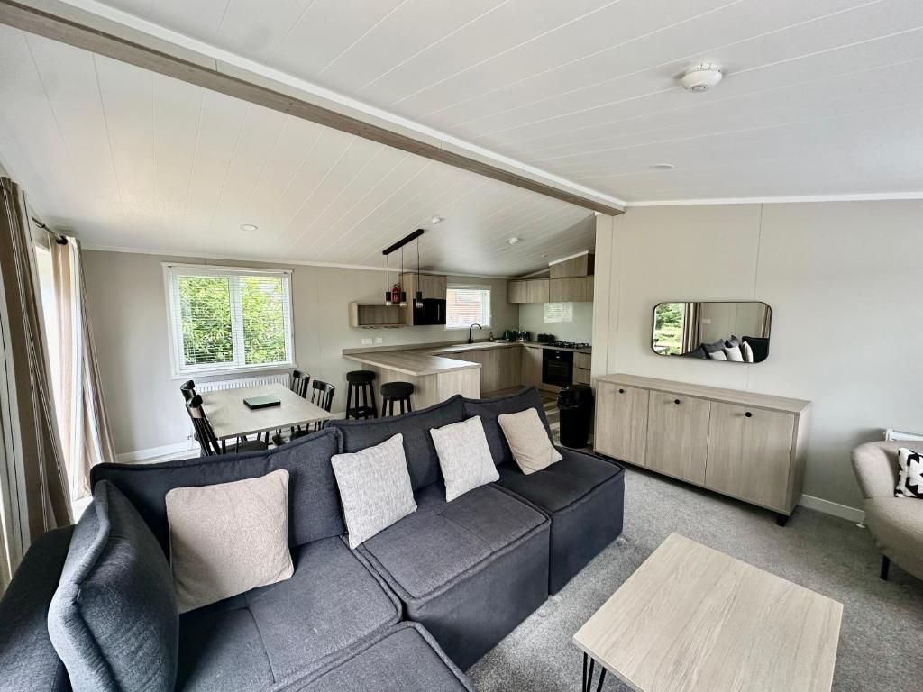 Property photo 3 of 17 Sitting Room.Jpg