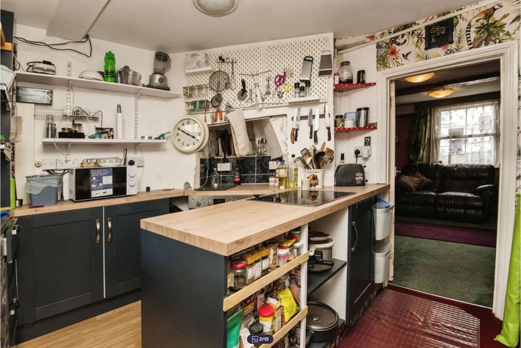 Property photo 2 of 13 Kitchen