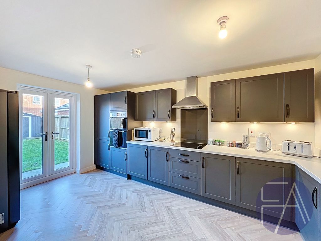 Property photo 3 of 26 4373003