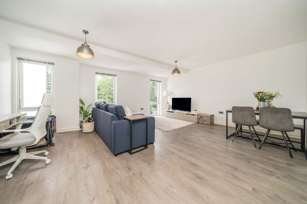 Property photo 2 of 7