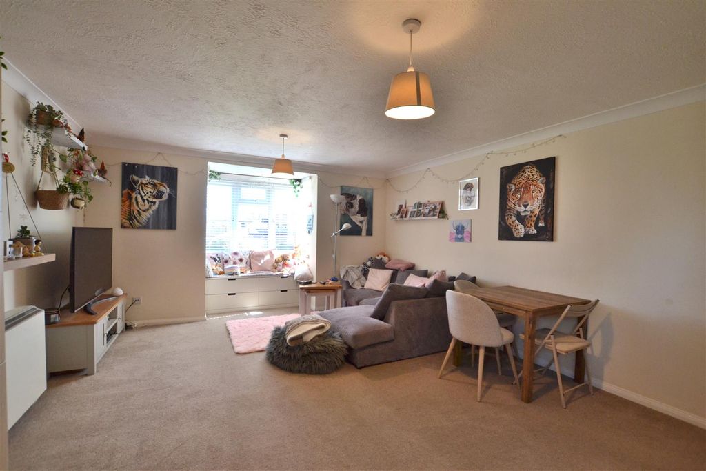 Property photo 2 of 15 Living Room 1.Jpg