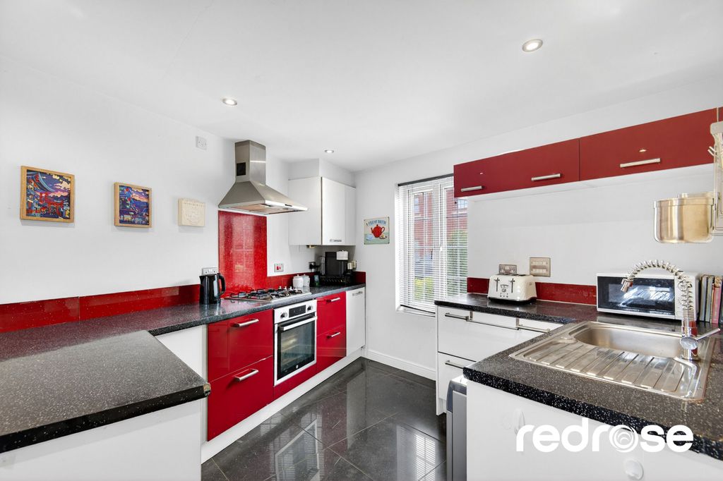 Property photo 3 of 15 Web_77 Durham Dr - Photos-18