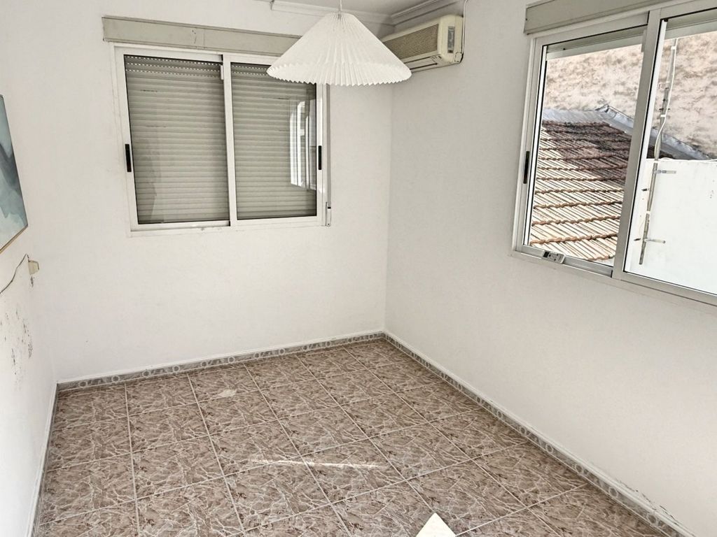 Property photo 2 of 25