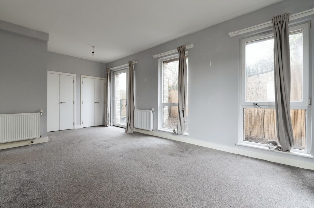 Property photo 3 of 17 Photography