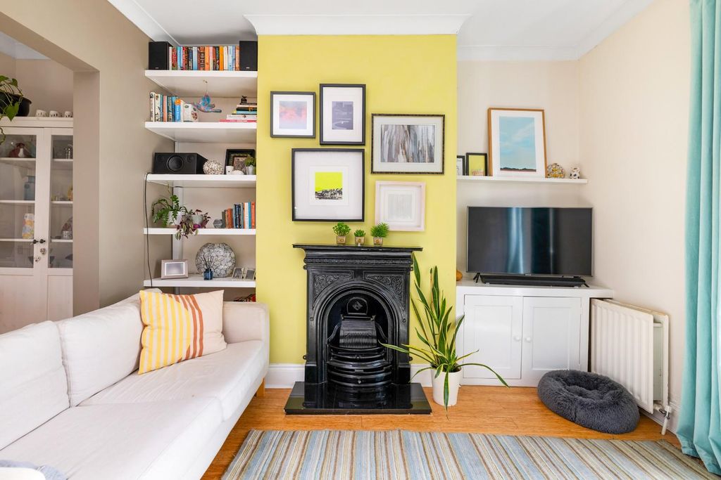 Property photo 1 of 20 Char7649.Jpg